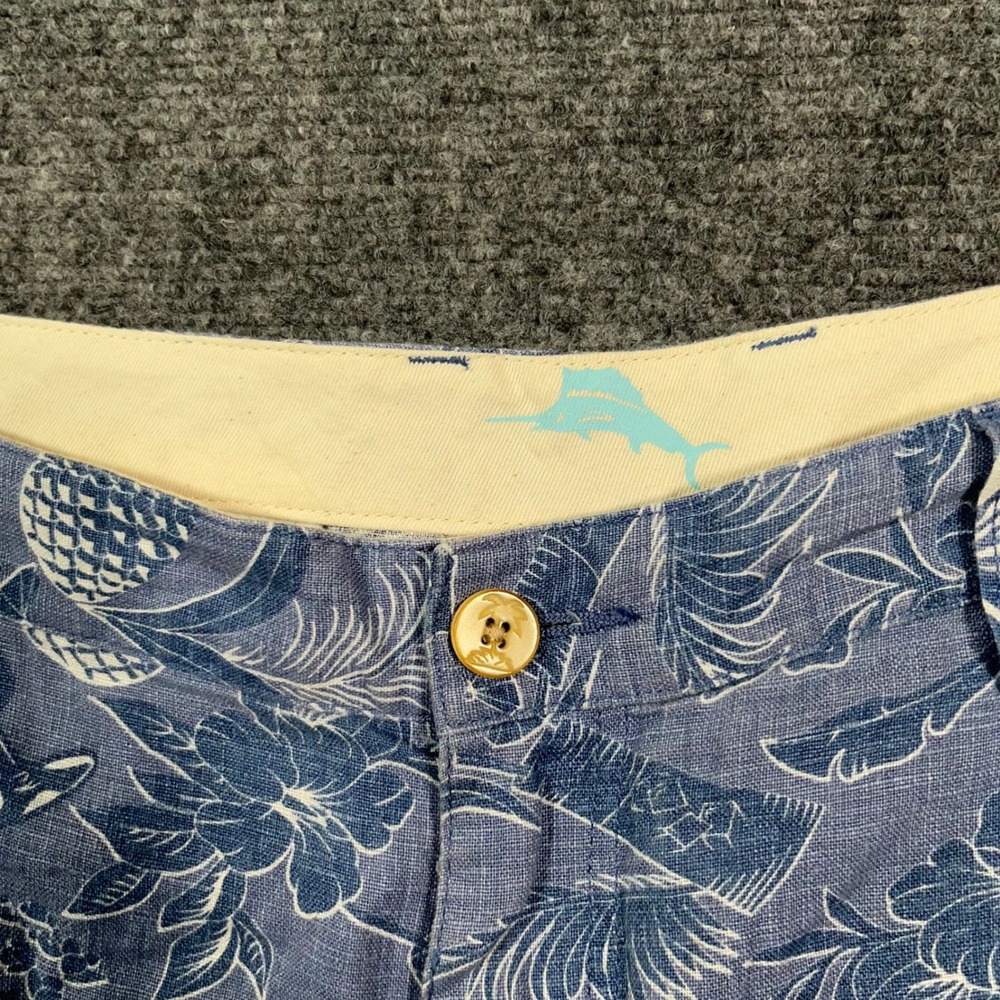 Tommy Bahama Linen Tropical Hawaiian Shorts Men 42 Blue Pineapple AOP  Loose‎ - Picture 3 of 10